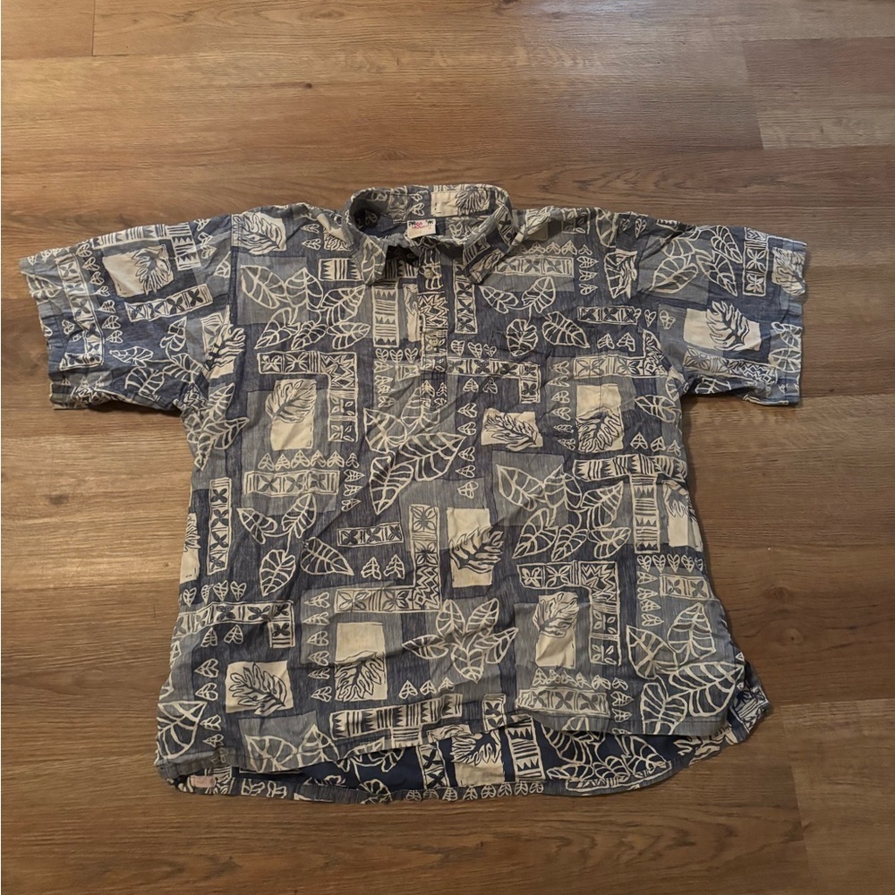 Men's Blue and White Printed Short-Sleeve Shirt
